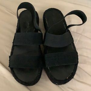 Black sandals platform